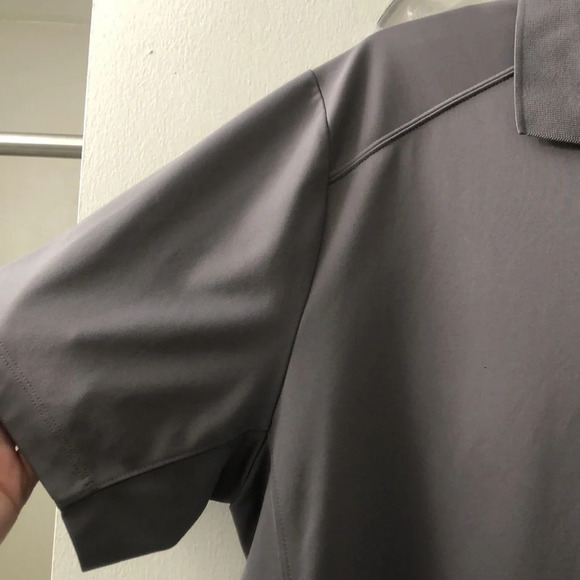 Nike Golf Shirt - Picture 4 of 8